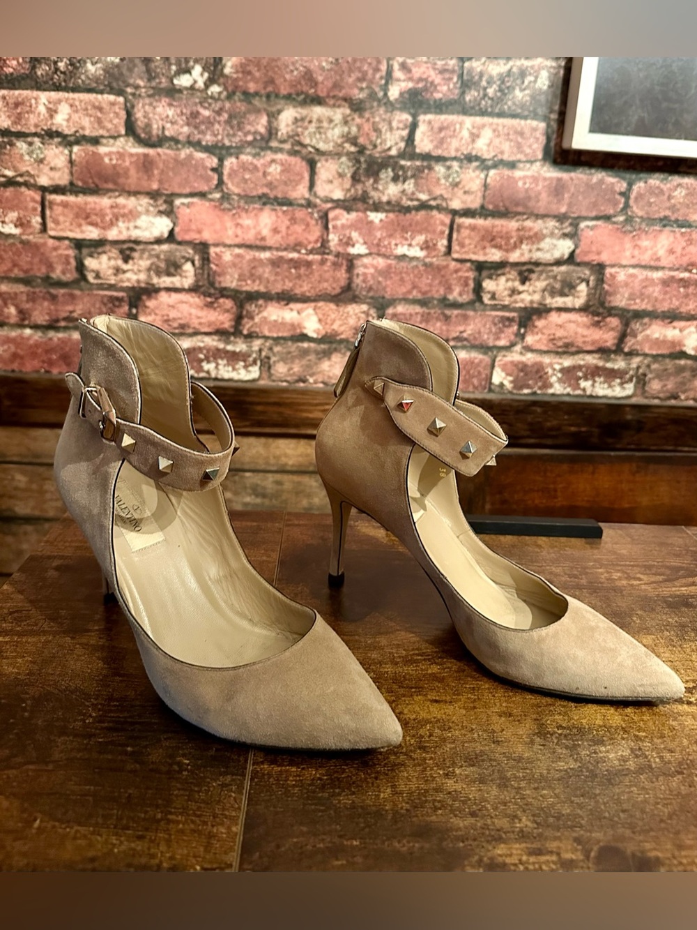 Valentino Garavani Rockstud Suede Pointed-Toe Ankle-Strap Pumps Size 8